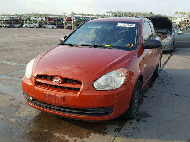 KMHCM36C98U065465 - 2008 HYUNDAI ACCENT GS ORANGE photo 2