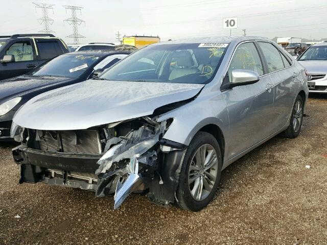4T1BF1FK1FU875946 - 2015 TOYOTA CAMRY LE SILVER photo 2