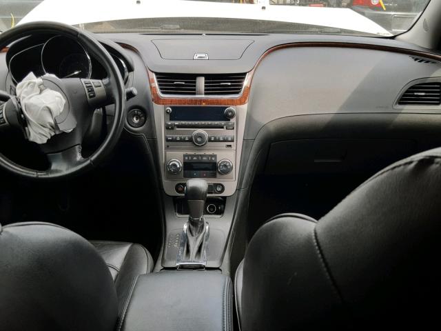 1G1ZE5E17BF194302 - 2011 CHEVROLET MALIBU LTZ 银色 照片 9