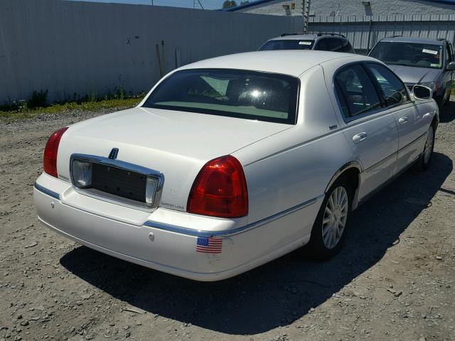 1LNHM82W53Y623462 - 2003 LINCOLN TOWN CAR S WHITE photo 4