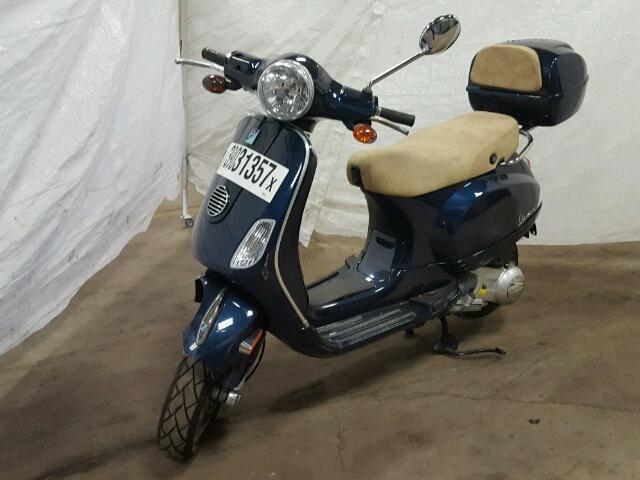 ZAPM688F7C5002244 - 2012 VESPA LX BLUE photo 2