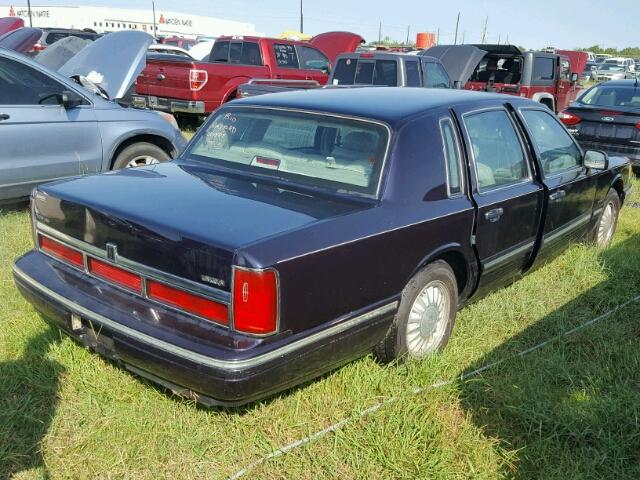 1LNLM82W7TY662306 - 1996 LINCOLN TOWN CAR S BLUE photo 4