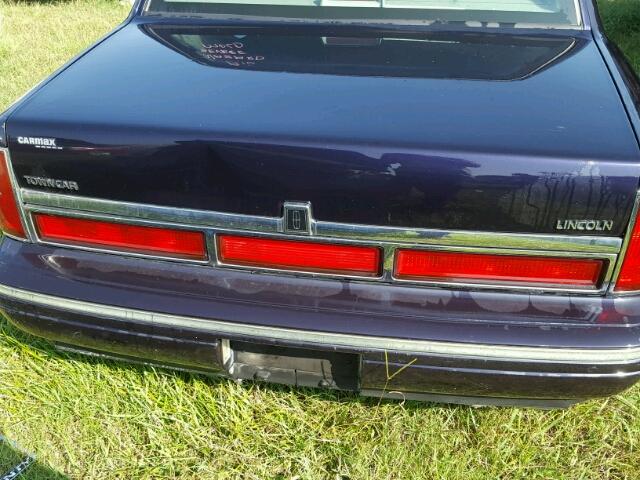 1LNLM82W7TY662306 - 1996 LINCOLN TOWN CAR S BLUE photo 9