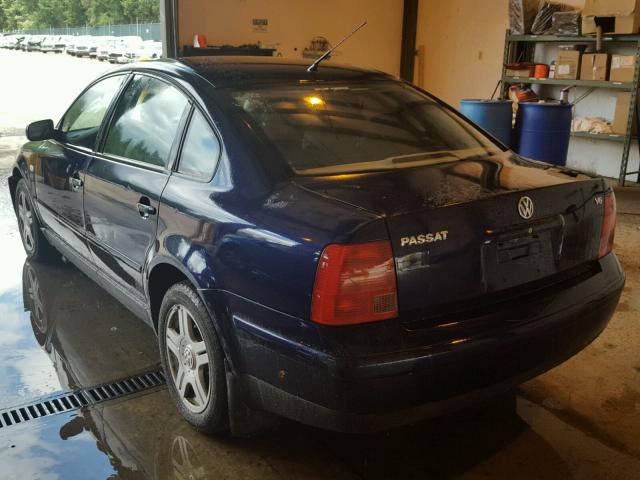 WVWBH63B31P020365 - 2001 VOLKSWAGEN PASSAT GLX BLUE photo 3