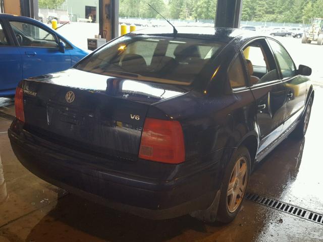 WVWBH63B31P020365 - 2001 VOLKSWAGEN PASSAT GLX BLUE photo 4