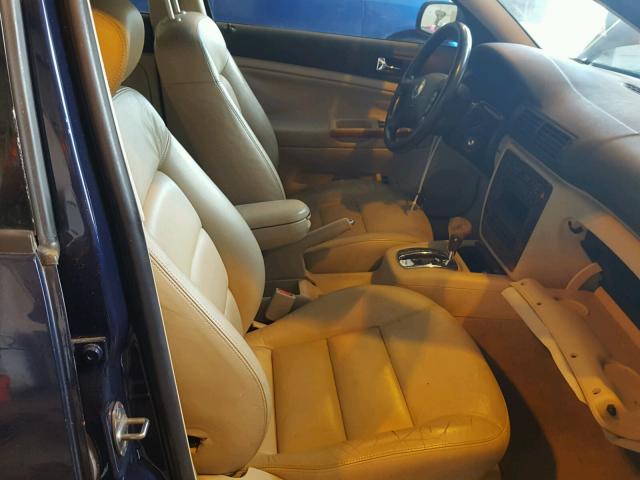 WVWBH63B31P020365 - 2001 VOLKSWAGEN PASSAT GLX BLUE photo 5