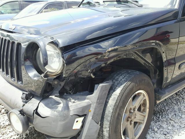 1J4GK38K95W706933 - 2005 JEEP LIBERTY RE BLACK photo 9
