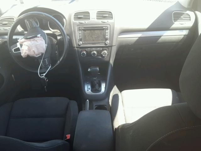 WVWDM7AJ7AW225486 - 2010 VOLKSWAGEN GOLF WHITE photo 9