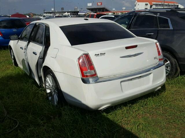 2C3CCAET0CH188794 - 2012 CHRYSLER 300C WHITE photo 3