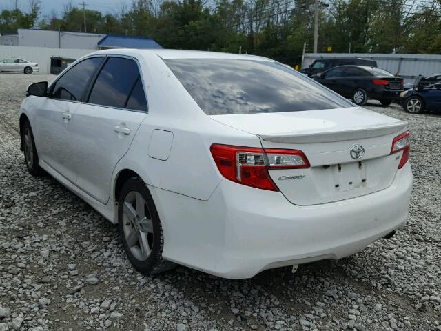 4T1BF1FKXEU771485 - 2014 TOYOTA CAMRY WHITE photo 3