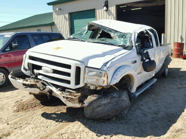 1FTSX21P55ED01742 - 2005 FORD F250 SUPER WHITE photo 2