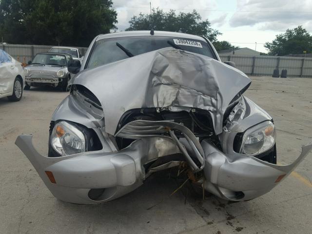 3GNBAAFW7BS537619 - 2011 CHEVROLET HHR LS SILVER photo 9