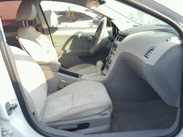 1G1ZD5E17BF126374 - 2011 CHEVROLET MALIBU WHITE photo 5