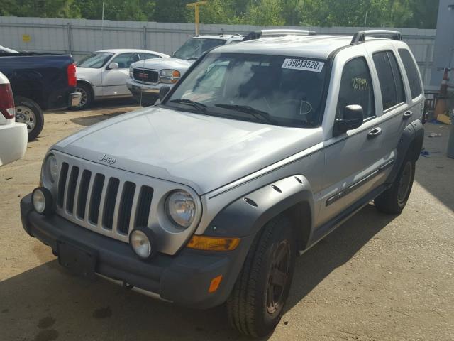1J4GK38K15W683129 - 2005 JEEP LIBERTY RE SILVER photo 2