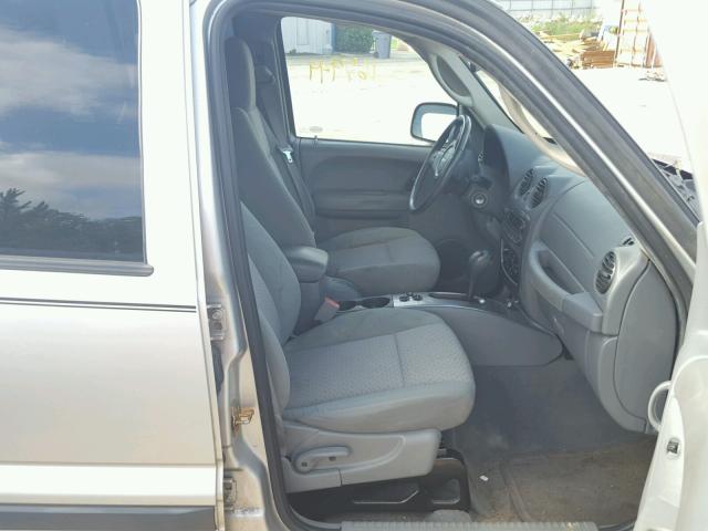 1J4GK38K15W683129 - 2005 JEEP LIBERTY RE SILVER photo 5