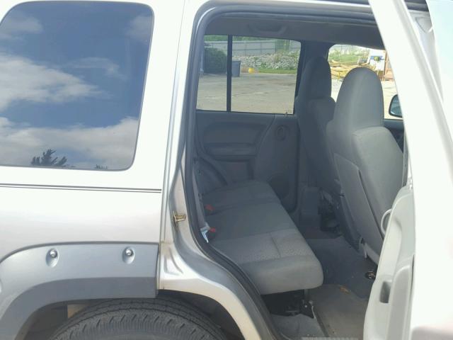 1J4GK38K15W683129 - 2005 JEEP LIBERTY RE SILVER photo 6
