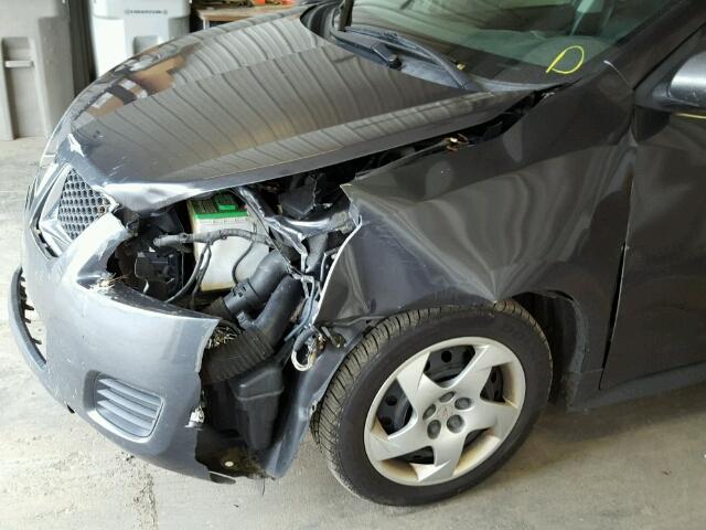 5Y2SP6E83AZ420662 - 2010 PONTIAC VIBE CHARCOAL photo 9