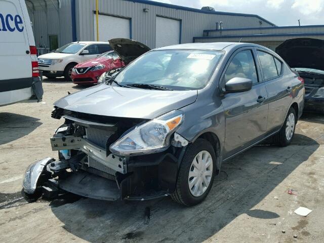 3N1CN7AP2HL861037 - 2017 NISSAN VERSA S GRAY photo 2