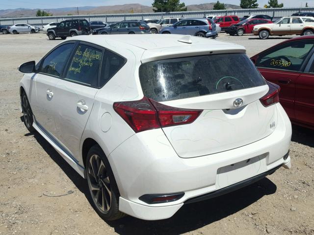 JTNKARJE8JJ563910 - 2018 TOYOTA COROLLA IM WHITE photo 3