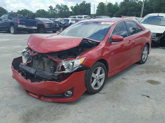 4T1BF1FK2CU560990 - 2012 TOYOTA CAMRY RED photo 2