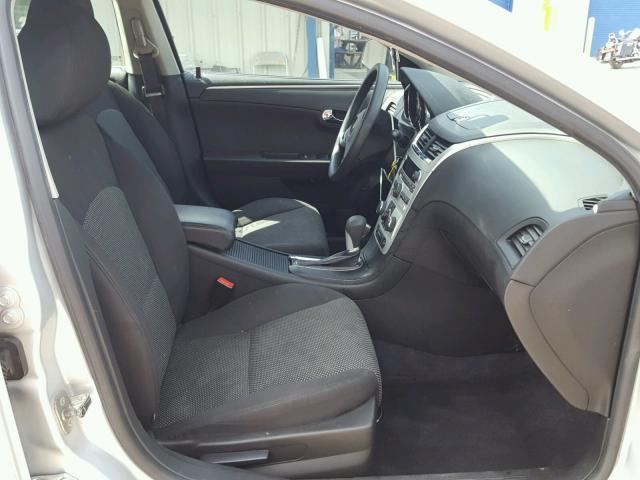 1G1ZC5E03CF215256 - 2012 CHEVROLET MALIBU 1LT 银色 照片 5