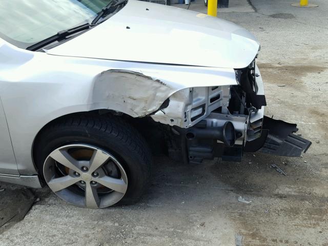 1G1ZC5E03CF215256 - 2012 CHEVROLET MALIBU 1LT 银色 照片 9