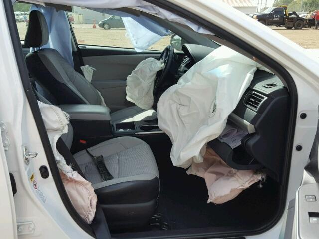 4T1BF1FK6FU063350 - 2015 TOYOTA CAMRY LE WHITE photo 5