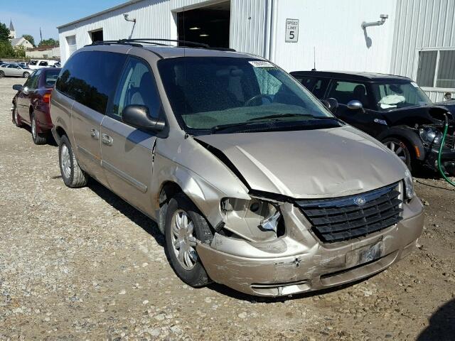 2A4GP54L26R772763 - 2006 CHRYSLER TOWN & COU GOLD photo 1