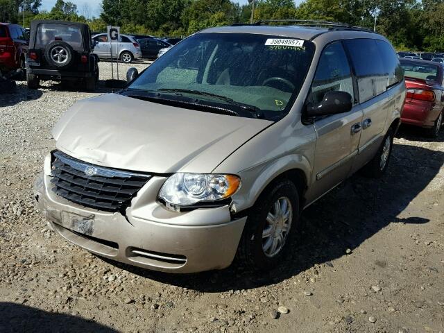 2A4GP54L26R772763 - 2006 CHRYSLER TOWN & COU GOLD photo 2