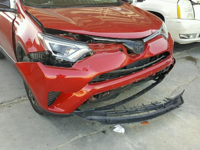 JTMZFREV9GJ099453 - 2016 TOYOTA RAV4 LE RED photo 9