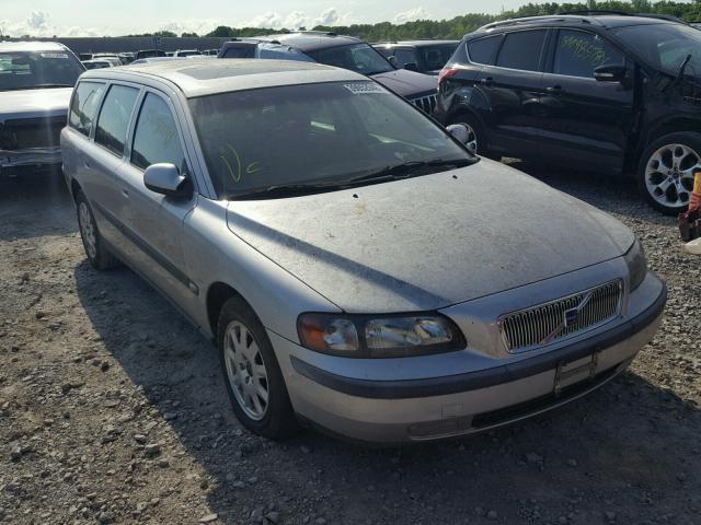 YV1SW61R721183461 - 2002 VOLVO V70 GRAY photo 1