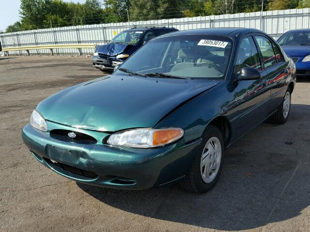 1FAFP13P7XW108732 - 1999 FORD ESCORT GREEN photo 2