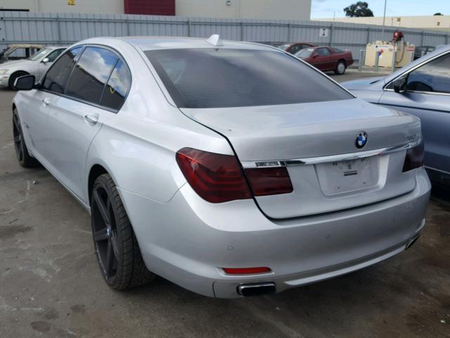 WBAKB83569CY58509 - 2009 BMW 750 LI SILVER photo 3