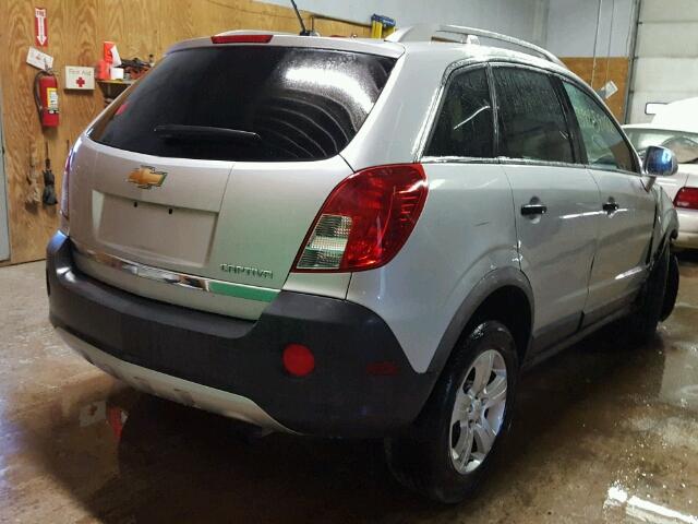 3GNAL2EKXES588627 - 2014 CHEVROLET CAPTIVA LS 银色 照片 4