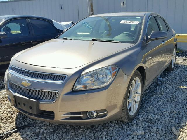 1G1ZE5E08AF272754 - 2010 CHEVROLET MALIBU LTZ 棕色 照片 2