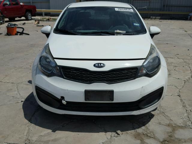 KNADM4A35F6435296 - 2015 KIA RIO LX WHITE photo 9