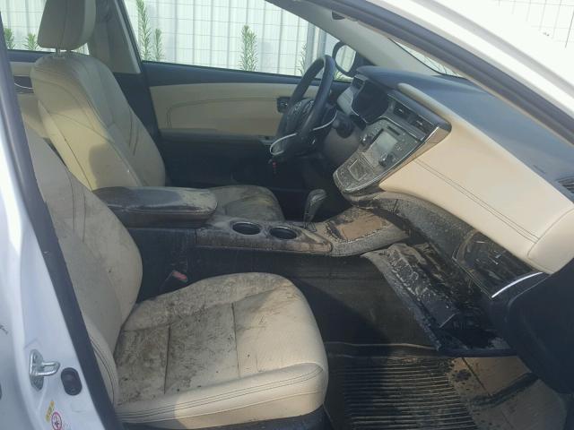 4T1BK1EBXHU263261 - 2017 TOYOTA AVALON XLE WHITE photo 5