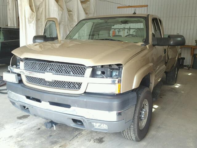 1GCHC23284F229502 - 2004 CHEVROLET SILVERADO GOLD photo 2