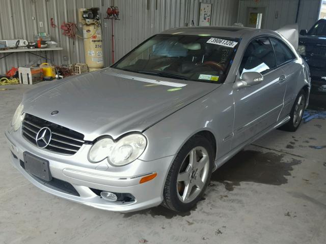 WDBTJ75J55F140309 - 2005 MERCEDES-BENZ CLK 500 SILVER photo 2