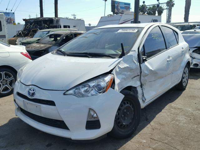 JTDKDTB39E1567766 - 2014 TOYOTA PRIUS C WHITE photo 2