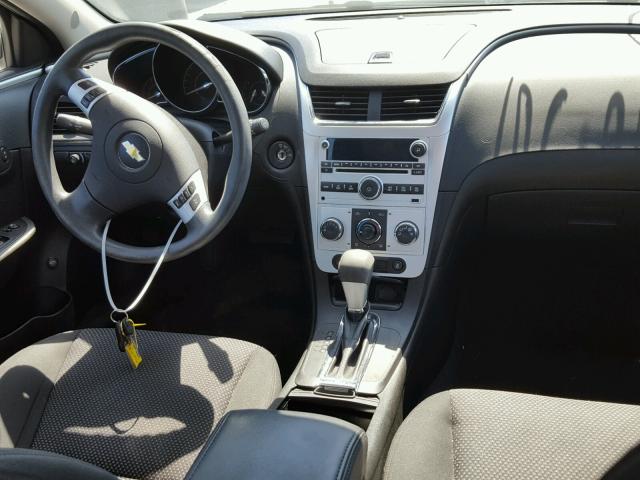 1G1ZC5E01CF160581 - 2012 CHEVROLET MALIBU 1LT SILVER photo 9