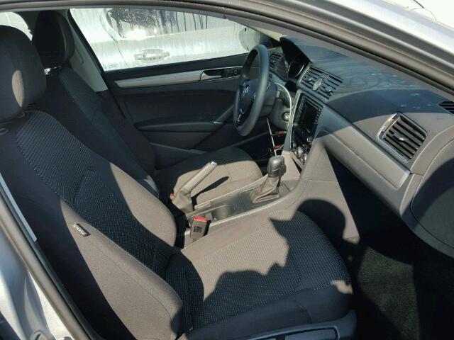 1VWAS7A30GC023784 - 2016 VOLKSWAGEN PASSAT S فضي صورة 5
