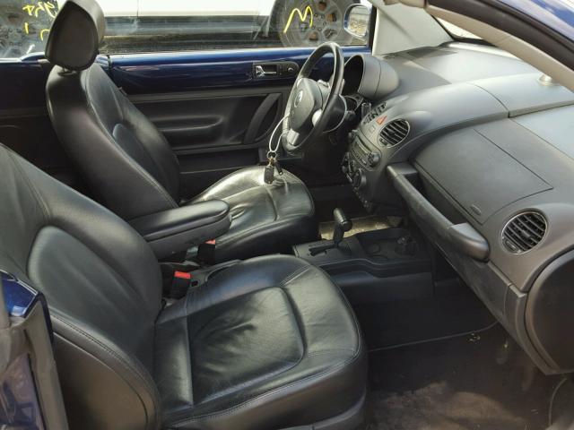 3VWSF31Y76M332176 - 2006 VOLKSWAGEN NEW BEETLE 蓝色 照片 5