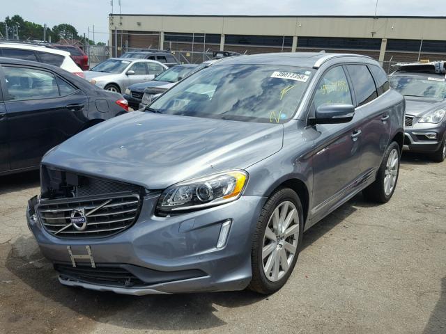 YV449MRU4H2035786 - 2017 VOLVO XC60 T6 GRAY photo 2