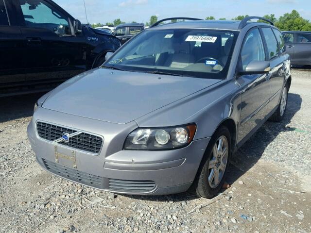 YV1MW382162161794 - 2006 VOLVO V50 2.4I GRAY photo 2