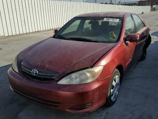 JTDBE32K720107074 - 2002 TOYOTA CAMRY RED photo 2