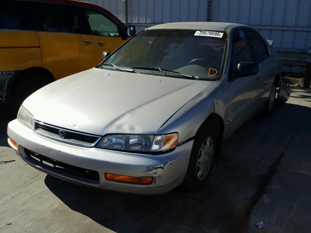 1HGCD569XTA226373 - 1996 HONDA ACCORD VAL BEIGE photo 2