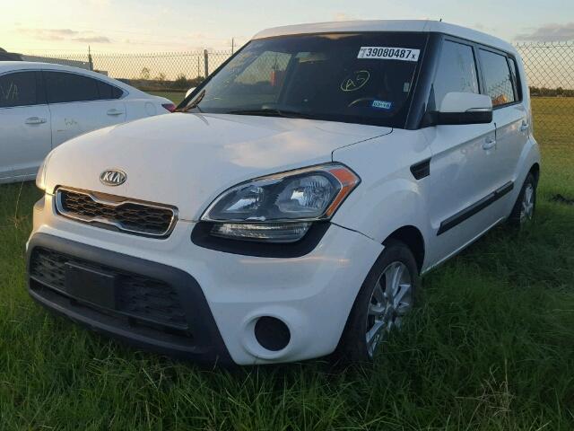 KNDJT2A6XC7354906 - 2012 KIA SOUL WHITE photo 2