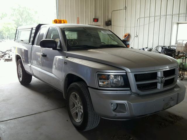 1D7RW3BP2AS235867 - 2010 DODGE DAKOTA SXT SILVER photo 1