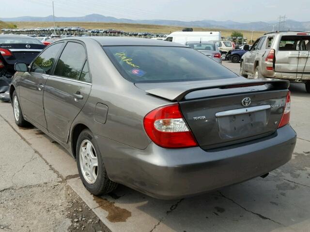 4T1BF32K62U529452 - 2002 TOYOTA CAMRY LE/X CHARCOAL photo 3